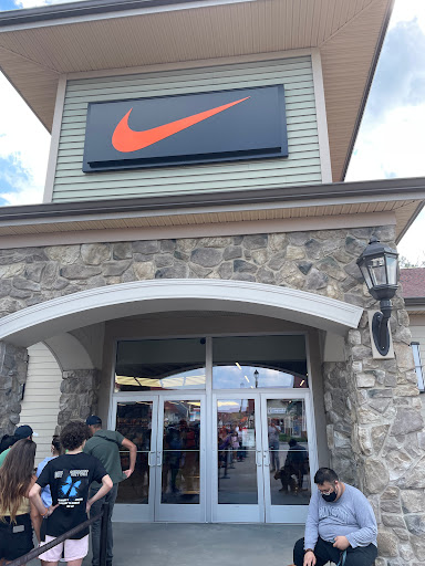 Clothing Store «Nike Factory Store», reviews and photos, 600 Bluebird Ct, Central Valley, NY 10917, USA