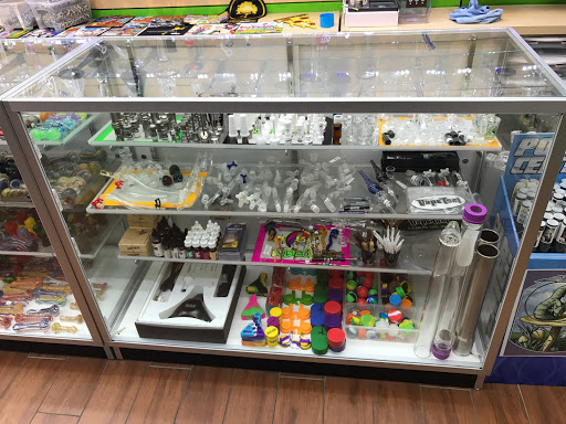 Tobacco Shop «Vape & Smoke Shop - Biscayne», reviews and photos, 2895 Biscayne Blvd, Miami, FL 33137, USA