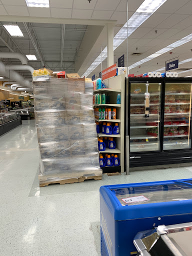 Grocery Store «Family Fare Supermarket», reviews and photos, 7402 N 30th St, Omaha, NE 68112, USA