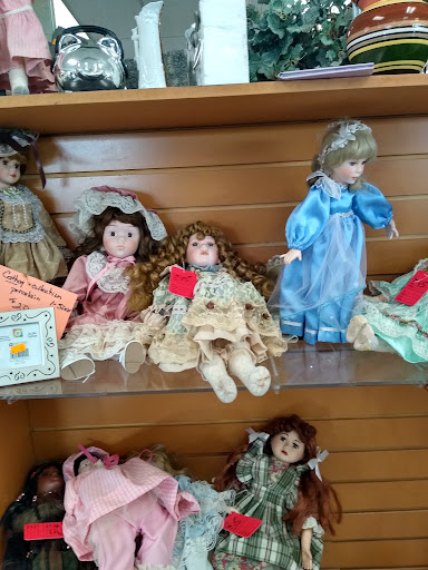 Thrift Store «Coat of Many Colors», reviews and photos, 625 Harwood Rd, Bedford, TX 76021, USA