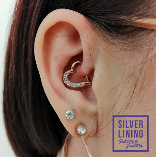 Reviews of Silver Lining Piercing Nottingham in Nottingham - Tatoo shop