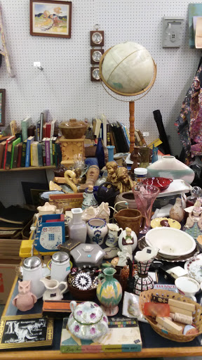 Flea Market «Streetsboro Flea Market - Furniture, Antiques, Collectibles», reviews and photos, 1513 Streetsboro Rd, Streetsboro, OH 44241, USA