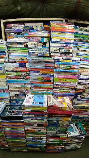 Bookstall ร้านหนังสือมือสองสวนจตุจักร