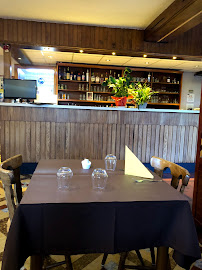 Atmosphère du Restaurant de spécialités alsaciennes Aux Deux Clefs à Mackenheim - n°5