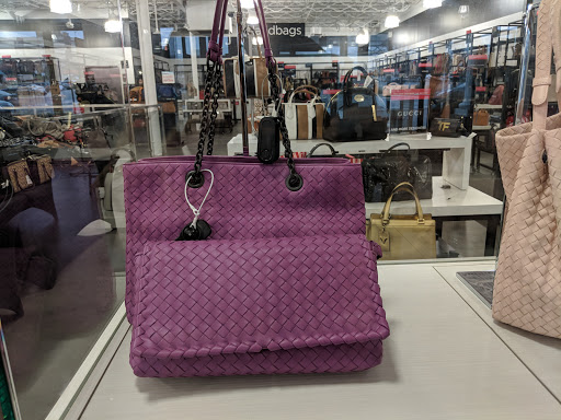 Department Store «Saks OFF 5TH», reviews and photos, 1675 Rockville Pike, Rockville, MD 20852, USA