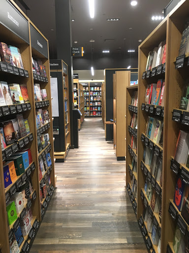 Book Store «Amazon Books», reviews and photos, 9585 SW Washington Square Rd, Portland, OR 97223, USA