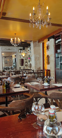 Atmosphère du Restaurant italien Le Petit Italien à Paris - n°10