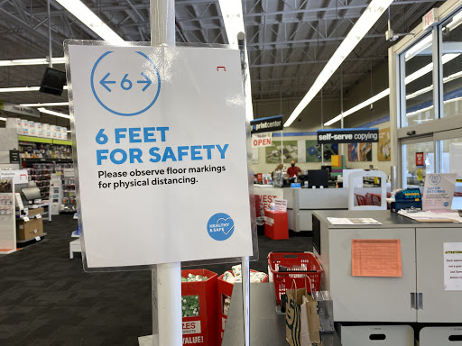 Office Supply Store «Staples», reviews and photos, 675 S Green Valley Pkwy, Henderson, NV 89052, USA