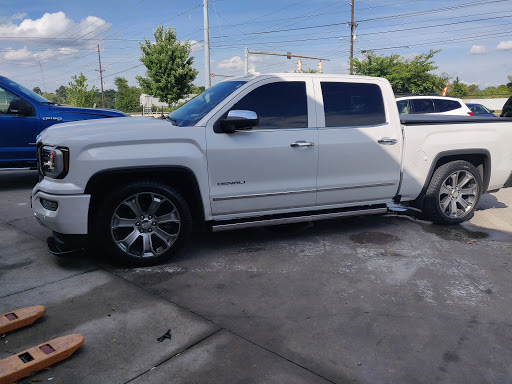 Used Car Dealer «Phoenix Auto Nashville», reviews and photos, 503 Fesslers Ln, Nashville, TN 37210, USA