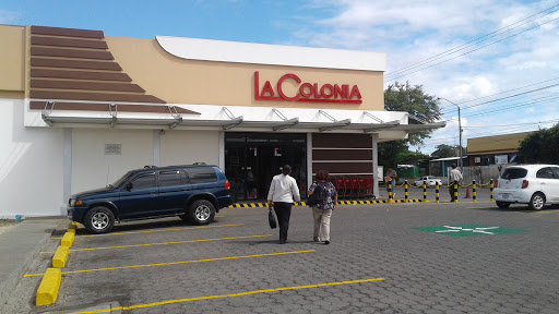 Supermercado La Colonia Monsignor Lezcano