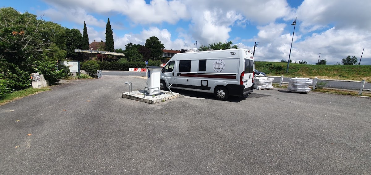 Aire pour camping-cars à Alvignac (Lot 46)