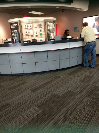 Cell Phone Store «Verizon», reviews and photos, 7720 W Broad St, Richmond, VA 23294, USA