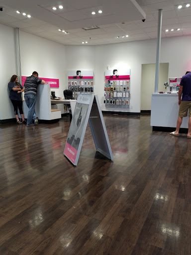 Cell Phone Store «T-Mobile», reviews and photos, 3170 FM407 #402, Highland Village, TX 75077, USA