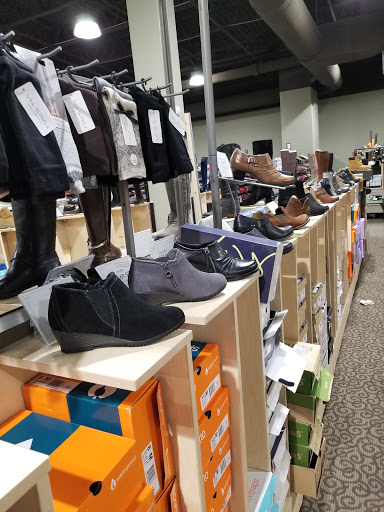 Shoe Store «DSW Designer Shoe Warehouse», reviews and photos, 202 Orland Park Pl, Orland Park, IL 60462, USA