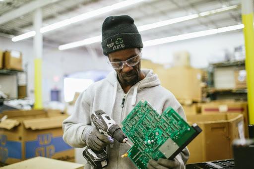 Recycling Center «Tech Dump», reviews and photos, 825 Boone Ave N #100, Golden Valley, MN 55427, USA