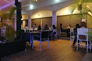 Makalapo Restaurant image