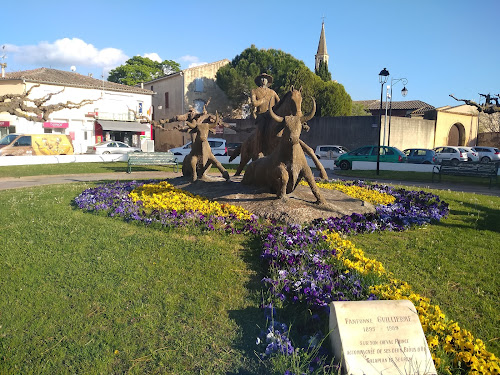 attractions Parc et La statue de Fanfonne Aimargues