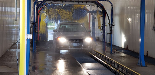 Raging Waters Car Wash en Fredericksburg