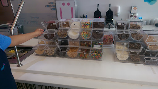 Frozen Yogurt Shop «Yogen Fruz», reviews and photos, 1809 NE 123rd St, North Miami, FL 33181, USA