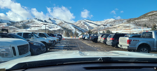 lower canyons parking lot