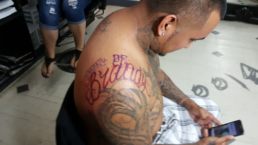 Tattoo Shop «Bloodline Tattoos», reviews and photos, 3304 Auburn St, Houston, TX 77017, USA