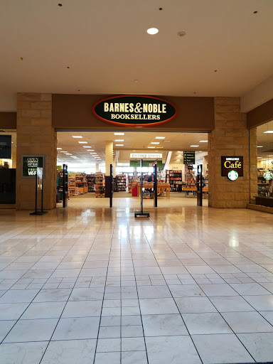 Book Store «Barnes & Noble Booksellers Clackamas Town Ctr Mall», reviews and photos, 12000 SE 82nd Ave, Portland, OR 97086, USA