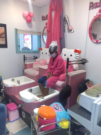 Beauty Salon «Studio 6 Salon & Spa Inc», reviews and photos, 3318 N Hwy 67, Florissant, MO 63033, USA