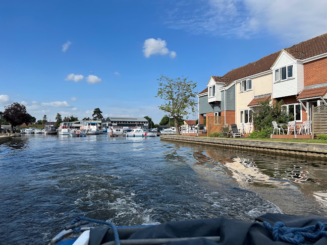 Reviews of Wroxham Boat Hire in Norwich - Car rental agency