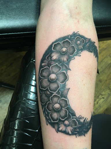 Explore 3 4 sleeve tattoo ideas, creative tattoo ideas in Eureka Springs, available at Sailors Luck Tattoo