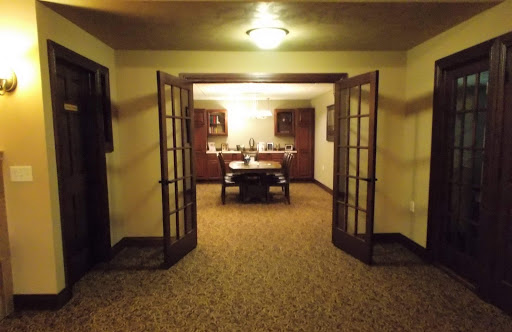 Funeral Home «Hansen-Schilling Funeral Home», reviews and photos, 1010 E Veterans Pkwy, Marshfield, WI 54449, USA