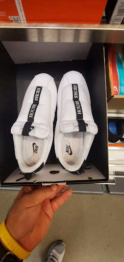 Sporting Goods Store «Nike Factory Store», reviews and photos, 18 West Lightcap Rd #901, Pottstown, PA 19464, USA