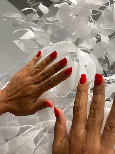 Dolly’s Infinity Nails - Schönheitssalon