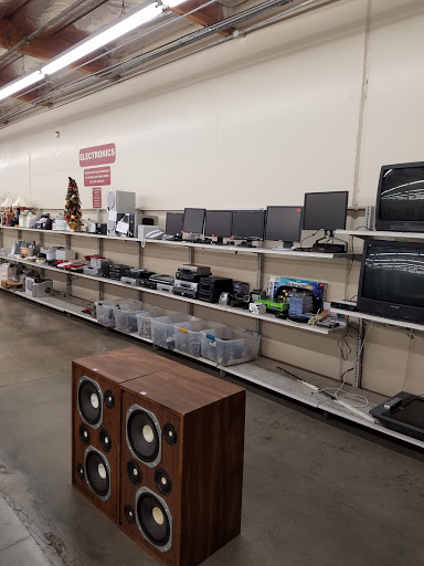 Thrift Store «Fresno Rescue Mission Super», reviews and photos, 181 E Sierra Ave, Fresno, CA 93710, USA