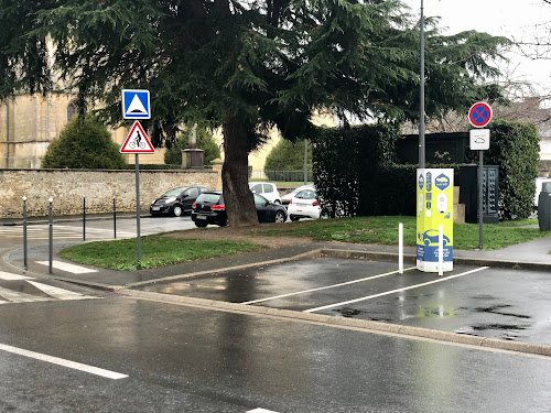 Borne de recharge de véhicules électriques MobiSDEC Charging Station Bayeux