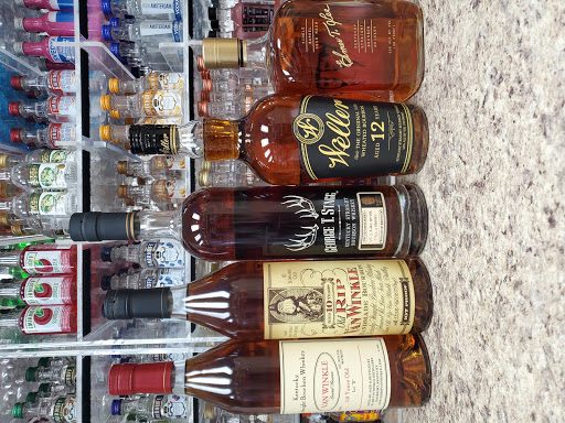 Liquor Store «UXBRIDGE LIQUORS», reviews and photos, 158 N Main St, Uxbridge, MA 01569, USA