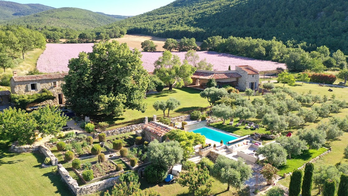 La Font de Counet: Maison de vacances de charme, avec piscine et spa, à la campagne dans le Luberon, Alpes-de-Haute-Provence à Lardiers (Alpes-de-Haute-Provence 04)