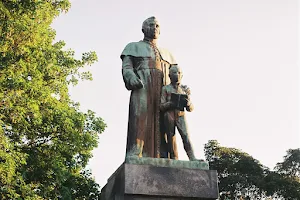 Alexander Duchnovic statue image