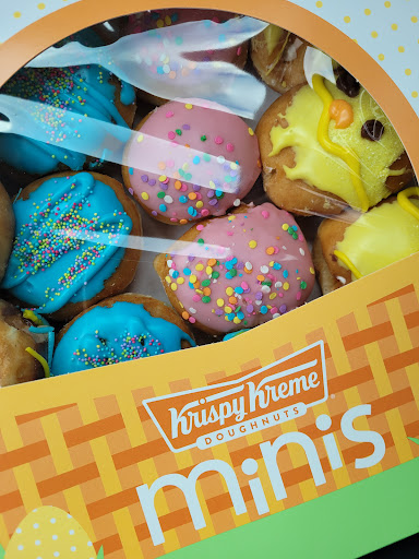 Bakery «Krispy Kreme Doughnuts», reviews and photos, 208 W 14 Mile Rd, Troy, MI 48083, USA