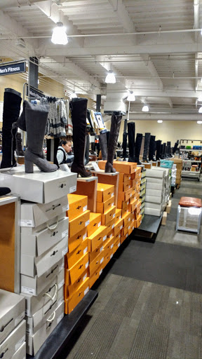 Shoe Store «DSW Designer Shoe Warehouse», reviews and photos, 4001 Factoria Square Mall SE, Bellevue, WA 98006, USA