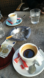 Photo n°13 de Café A l'Hotel de Ville à Aubervilliers ()