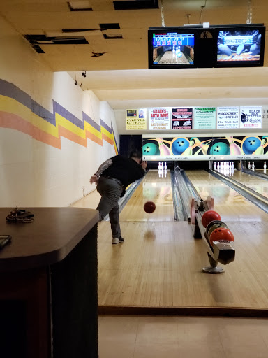 Bowling Alley «Green Lake Lanes Inc», reviews and photos, 7930 E Genesee St, Fayetteville, NY 13066, USA