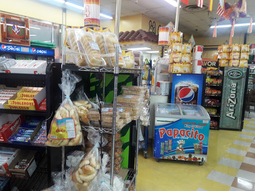 Grocery Store «Bravo Supermarkets», reviews and photos, 2435 US Hwy 98 N, Lakeland, FL 33805, USA