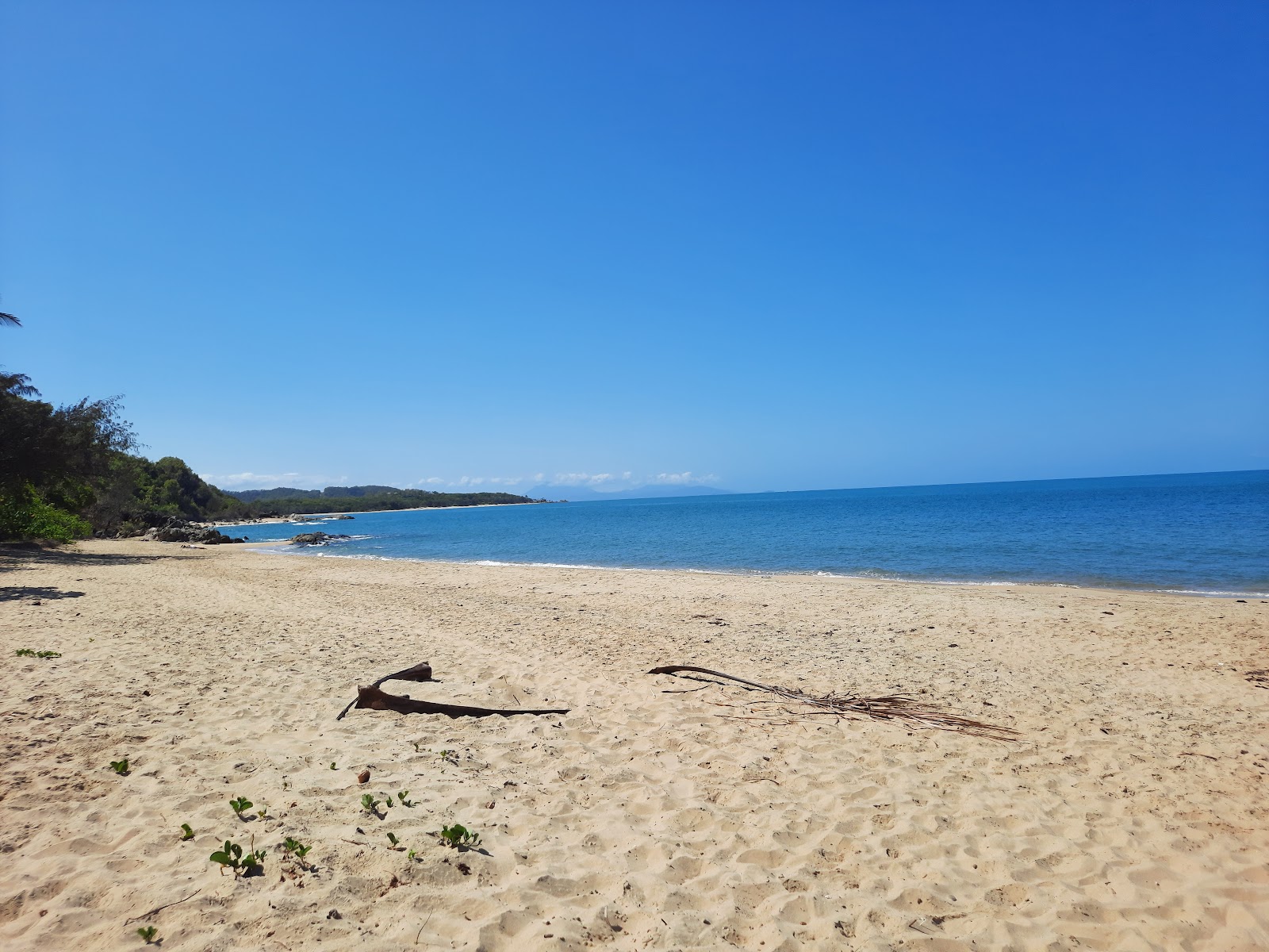 Foto de Pretty Beach con arena beige superficie