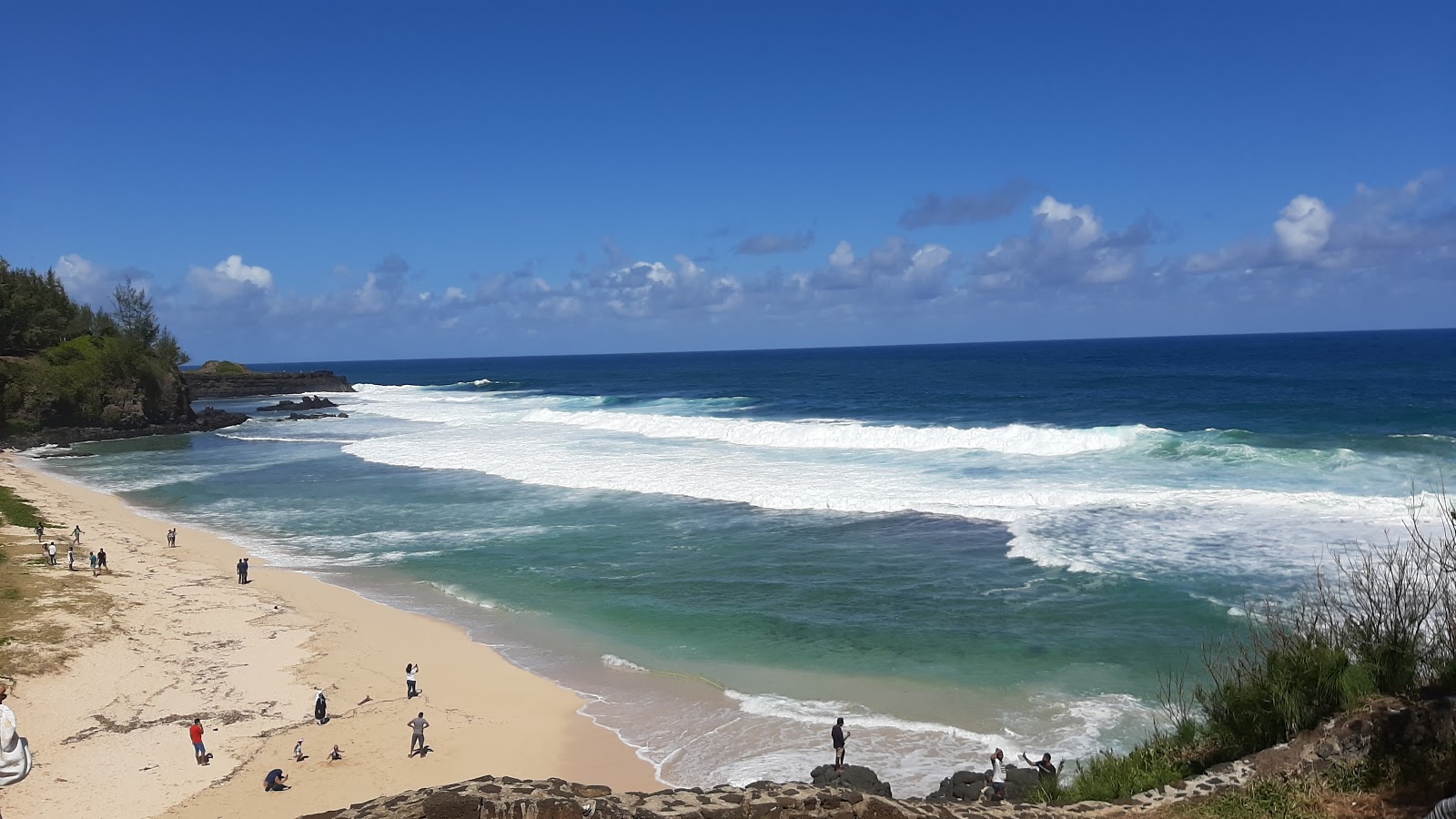 Foto de Gris Gris Beach com areia brilhante superfície