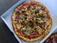 Plats et boissons du Pizzeria Pizza 64 à Cambo-les-Bains - n°1