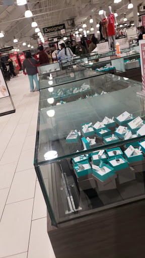 Department Store «Saks OFF 5TH», reviews and photos, 498 Red Apple Ct #850, Central Valley, NY 10917, USA