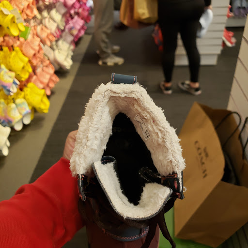 Shoe Store «Crocs», reviews and photos, 607 Bluebird Ct, Central Valley, NY 10917, USA