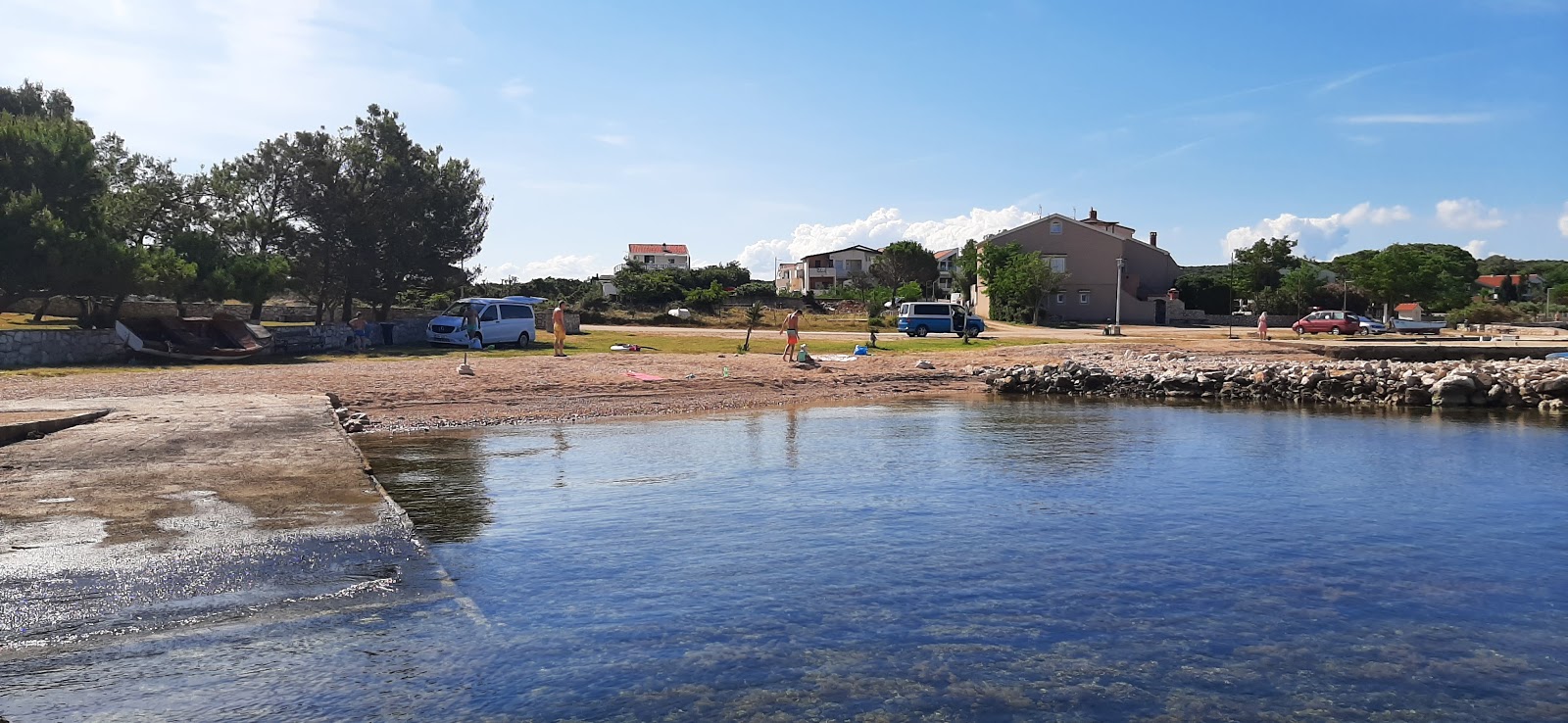 Photo de Port of Proboj Beach zone des équipements