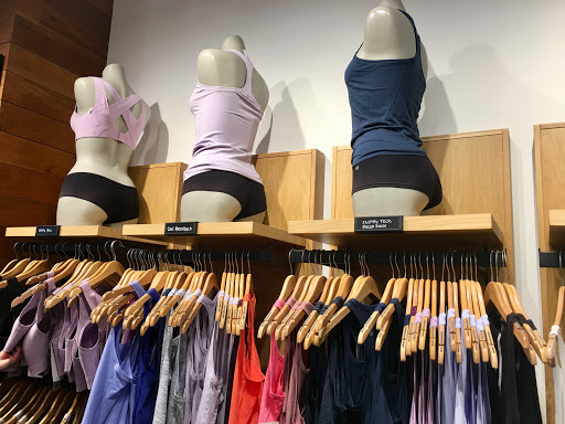 Sportswear Store «lululemon», reviews and photos, 622 Oakbrook Center, Oak Brook, IL 60523, USA