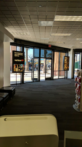 Cell Phone Store «Verizon», reviews and photos, 3770 W McFadden Ave h, Santa Ana, CA 92704, USA